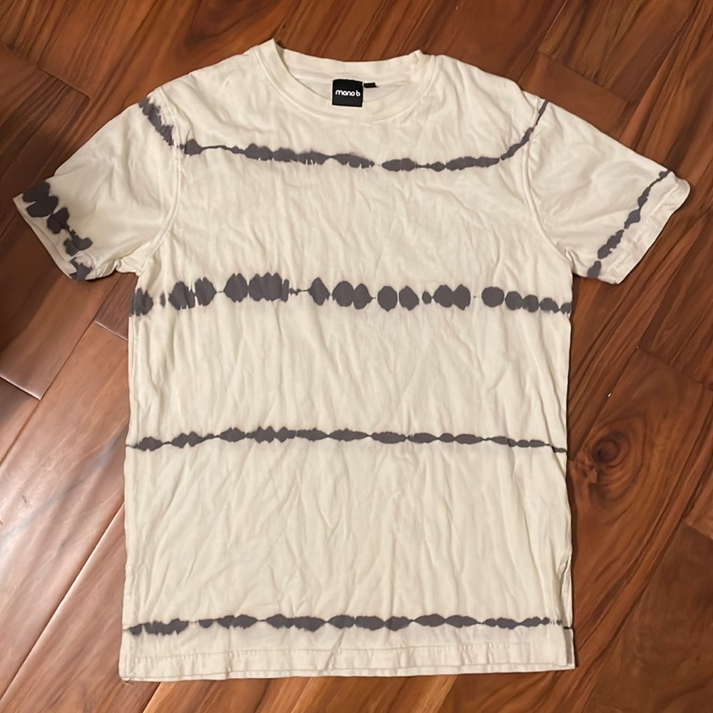 Mono B T-shirt, small, EUC